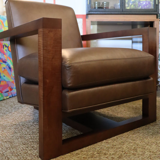 Maple Roger Lounge Chair